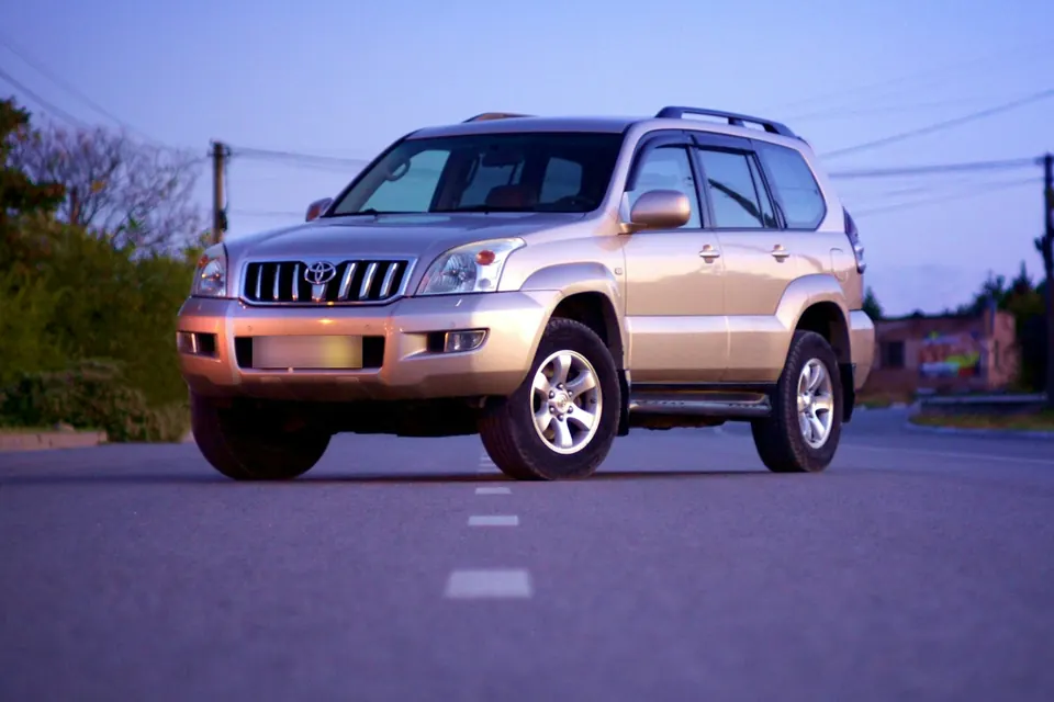 Toyota Land Cruiser Prado 4x4 with driver in Ghana